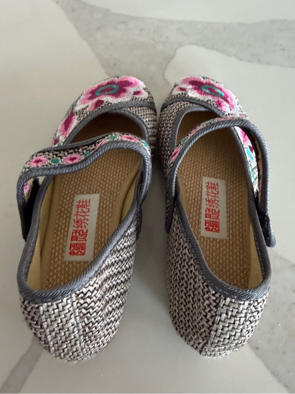 Women’s Mary Jane Shoes Floral Embroidered in Pink and Teal. Wmn’s 7.5-8. Cute - Picture 4 of 11